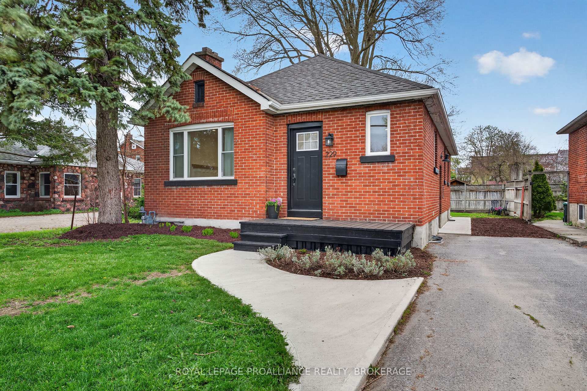 229 Park Street, Kingston, ON K7L 1K4