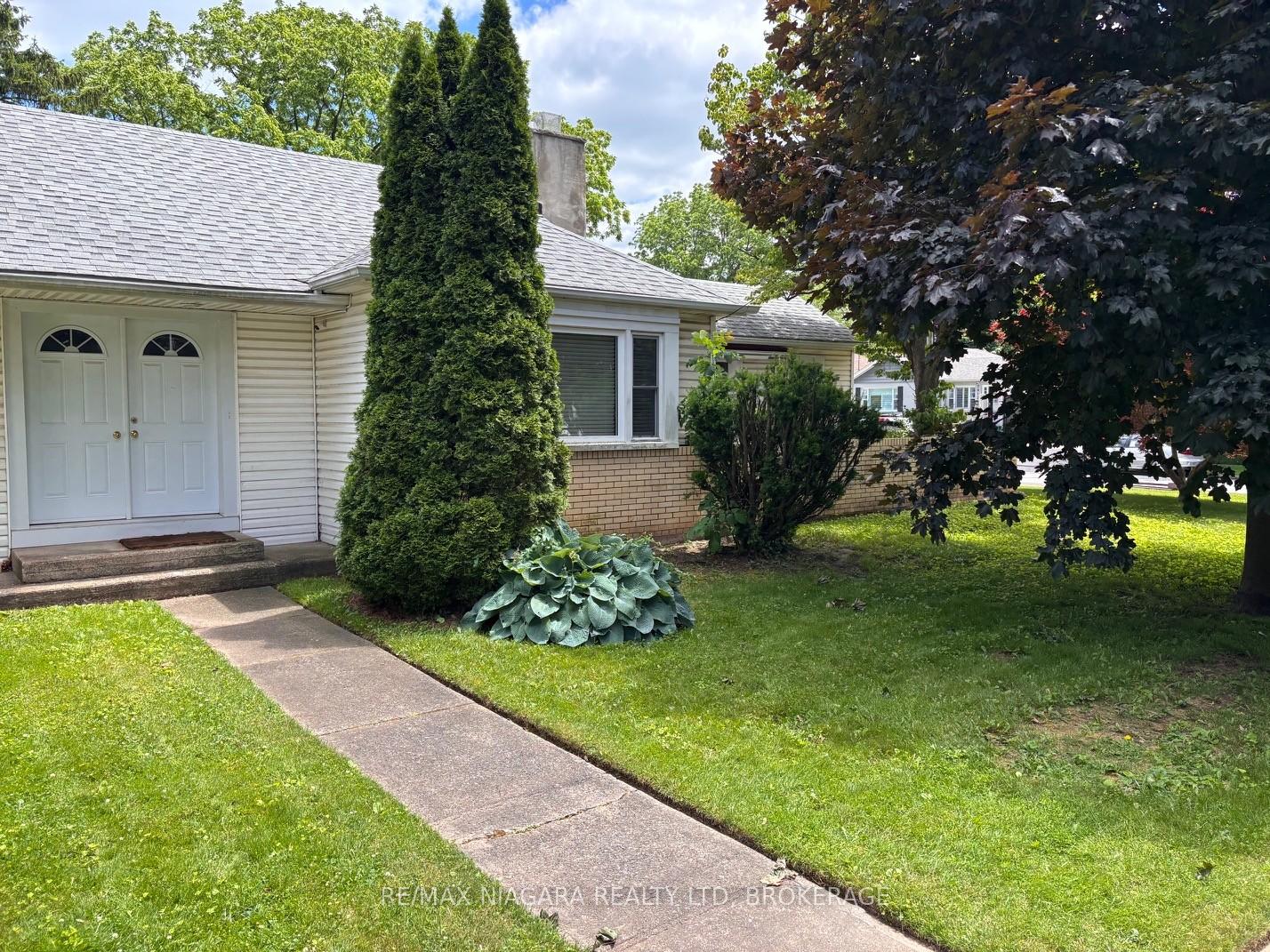 6022 Brookfield Avenue, Niagara Falls, ON L2G 5R5