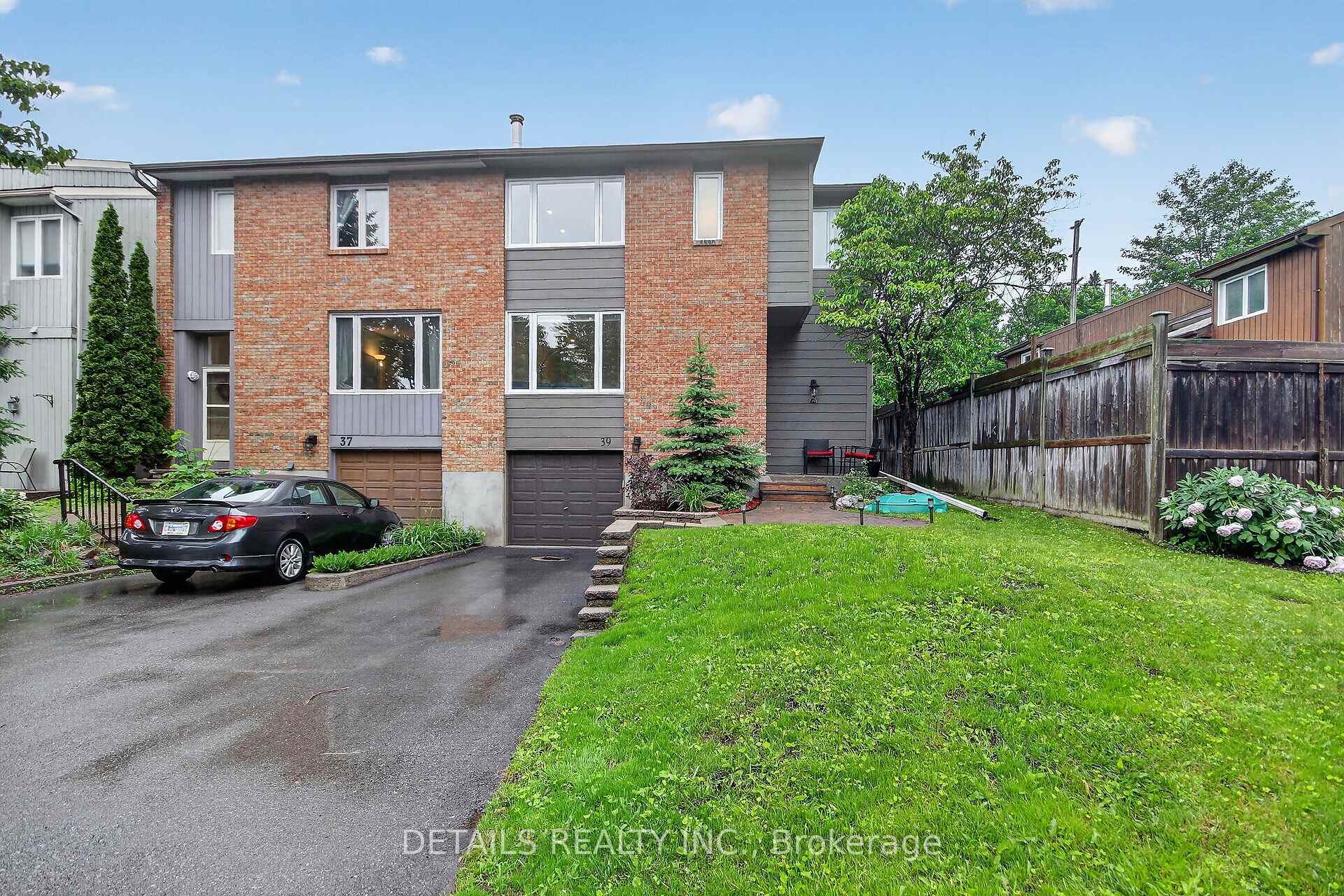39 Sandhurst Court, Billings Bridge - Riverside Park and Area, ON K1V 9W9