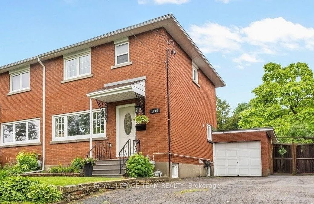 1215 Emperor Avenue, Carlington - Central Park, ON K1Z 8C3