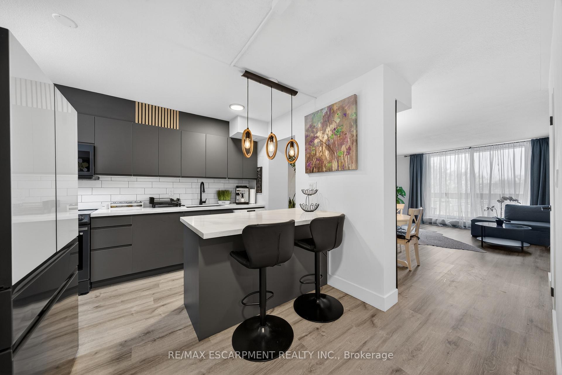 350 Quigley Road 324, Hamilton, ON L8K 5N2