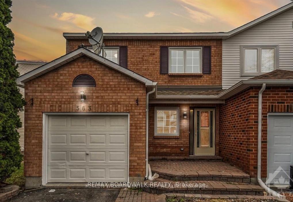 563 LATOUR Crescent, Orleans - Cumberland and Area, ON K4A 1N6