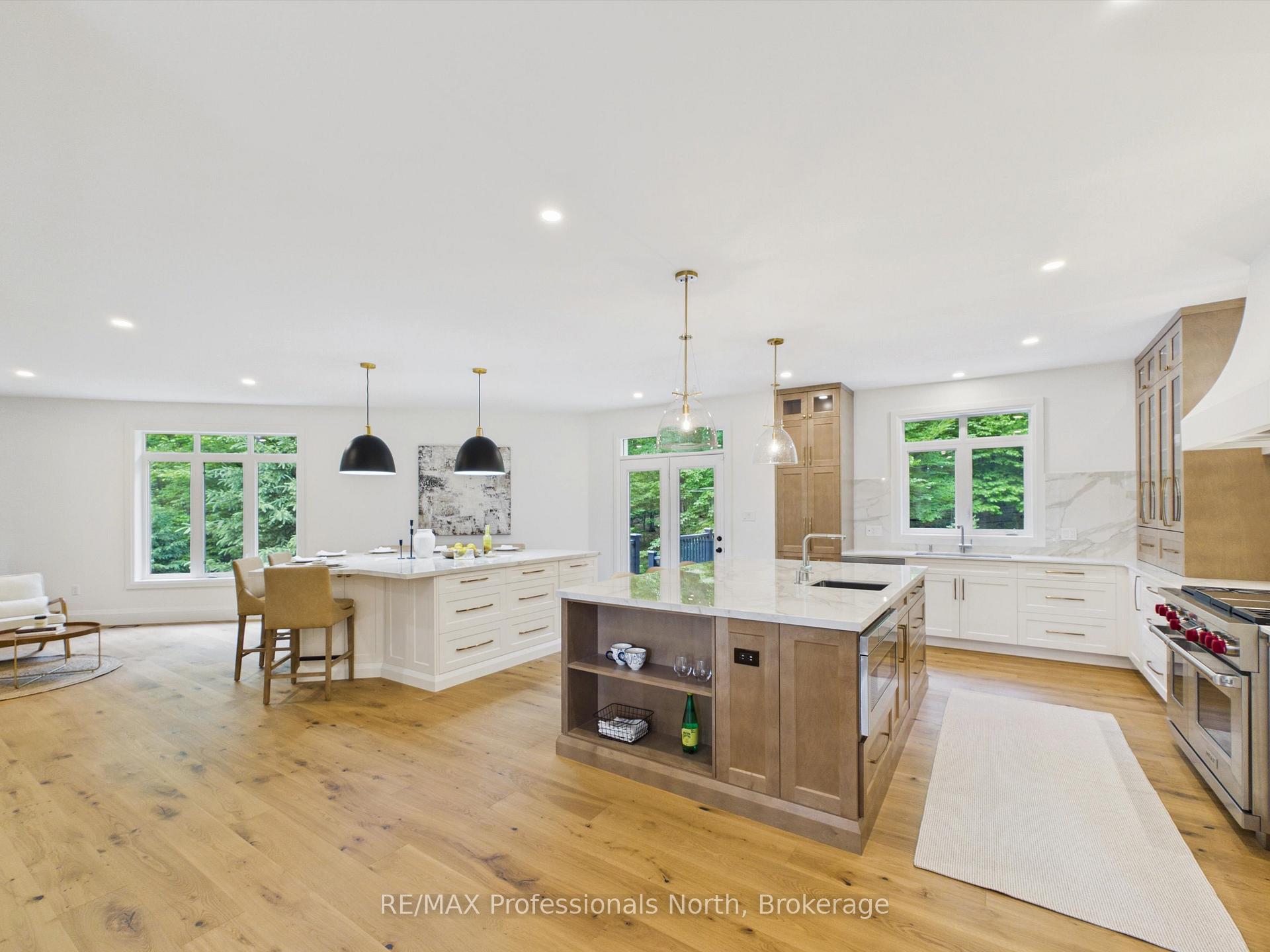 126 Deerfoot Trail, Huntsville, ON P1H 0A8