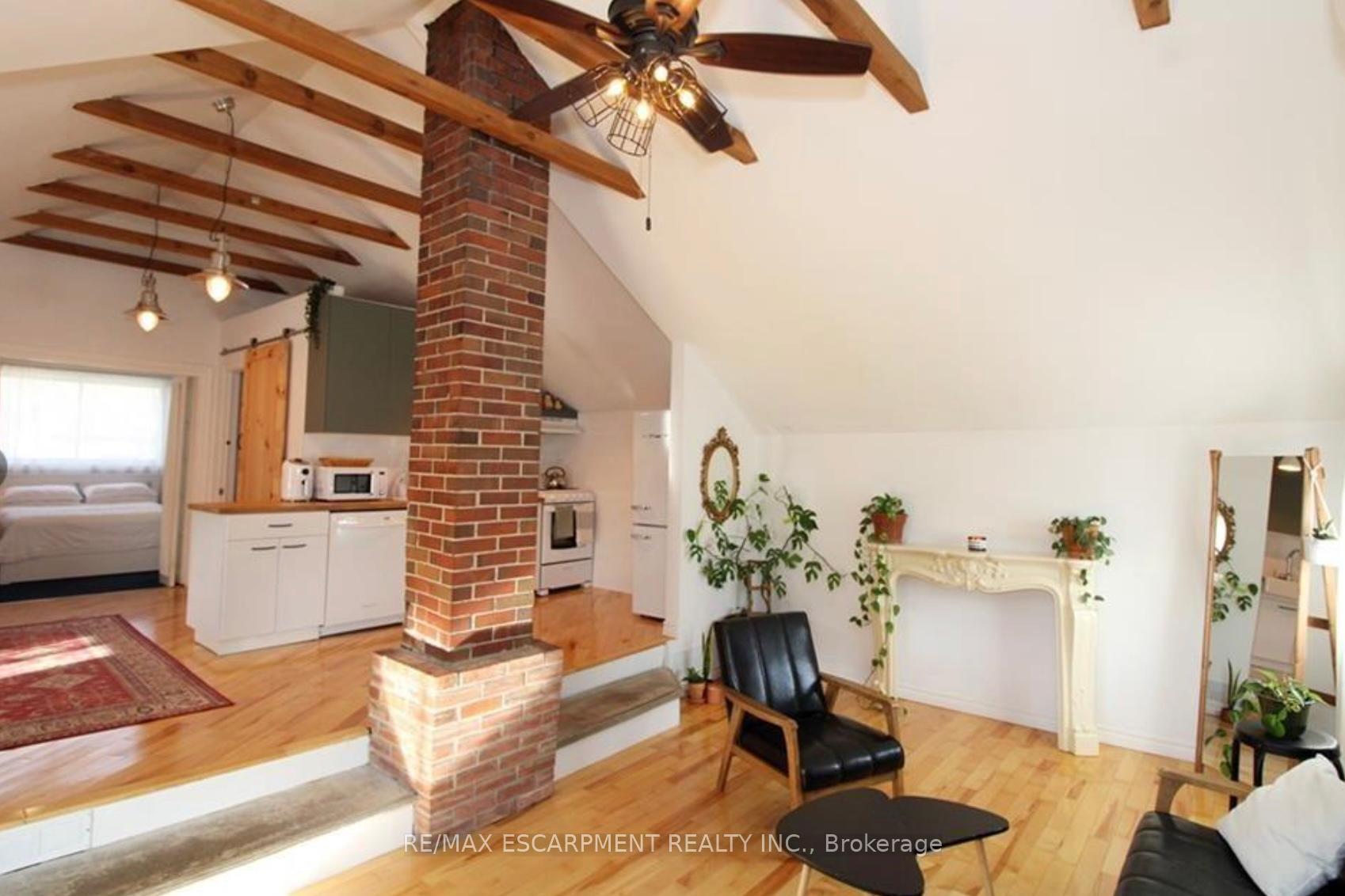 32 Rodman Street Upper Unit, St. Catharines, ON L2R 5E1