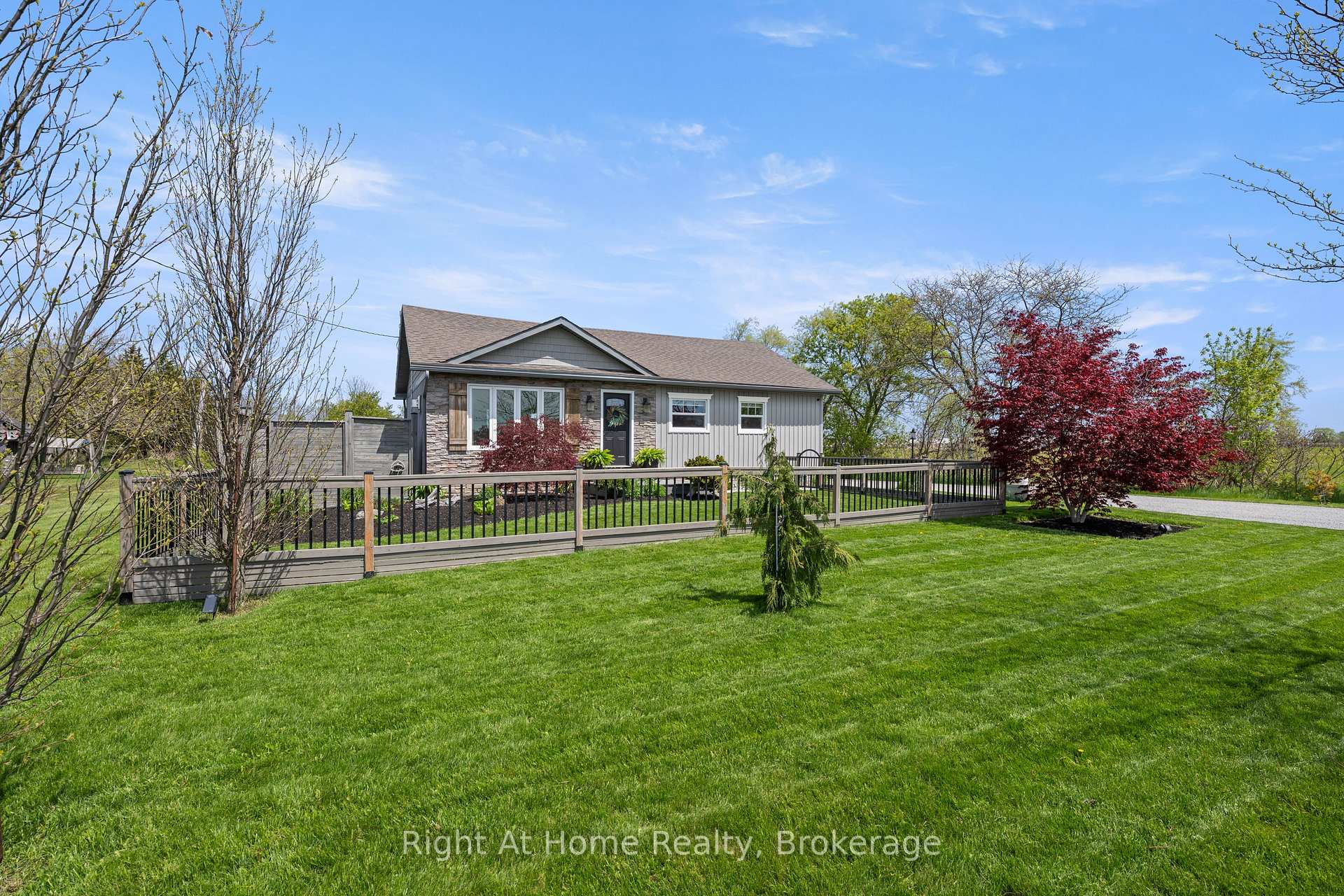 1483 Fifth Ave Louth N/A, St. Catharines, ON L2R 6P7