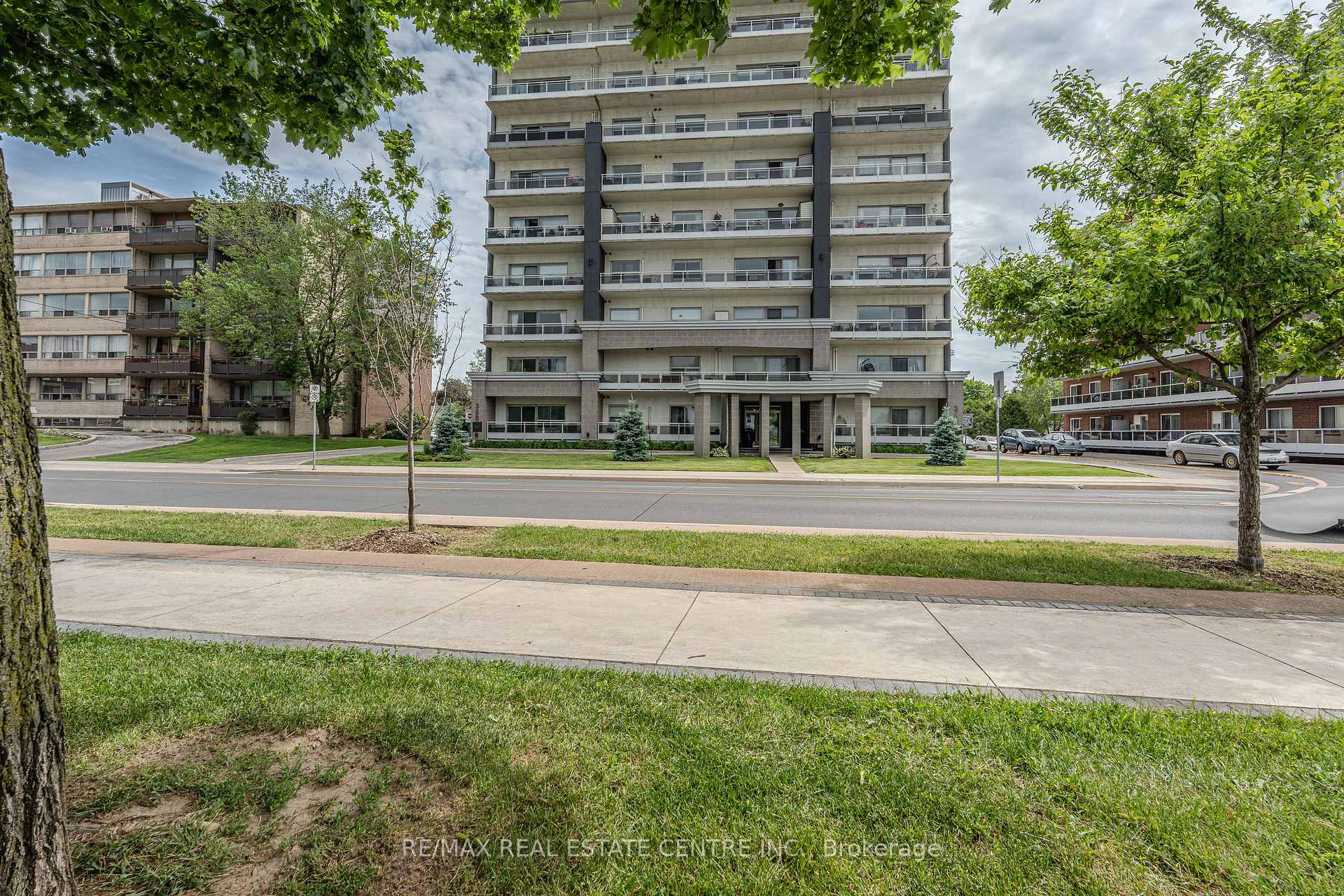 350 Concession Street 403, Hamilton, ON L9A 1B6