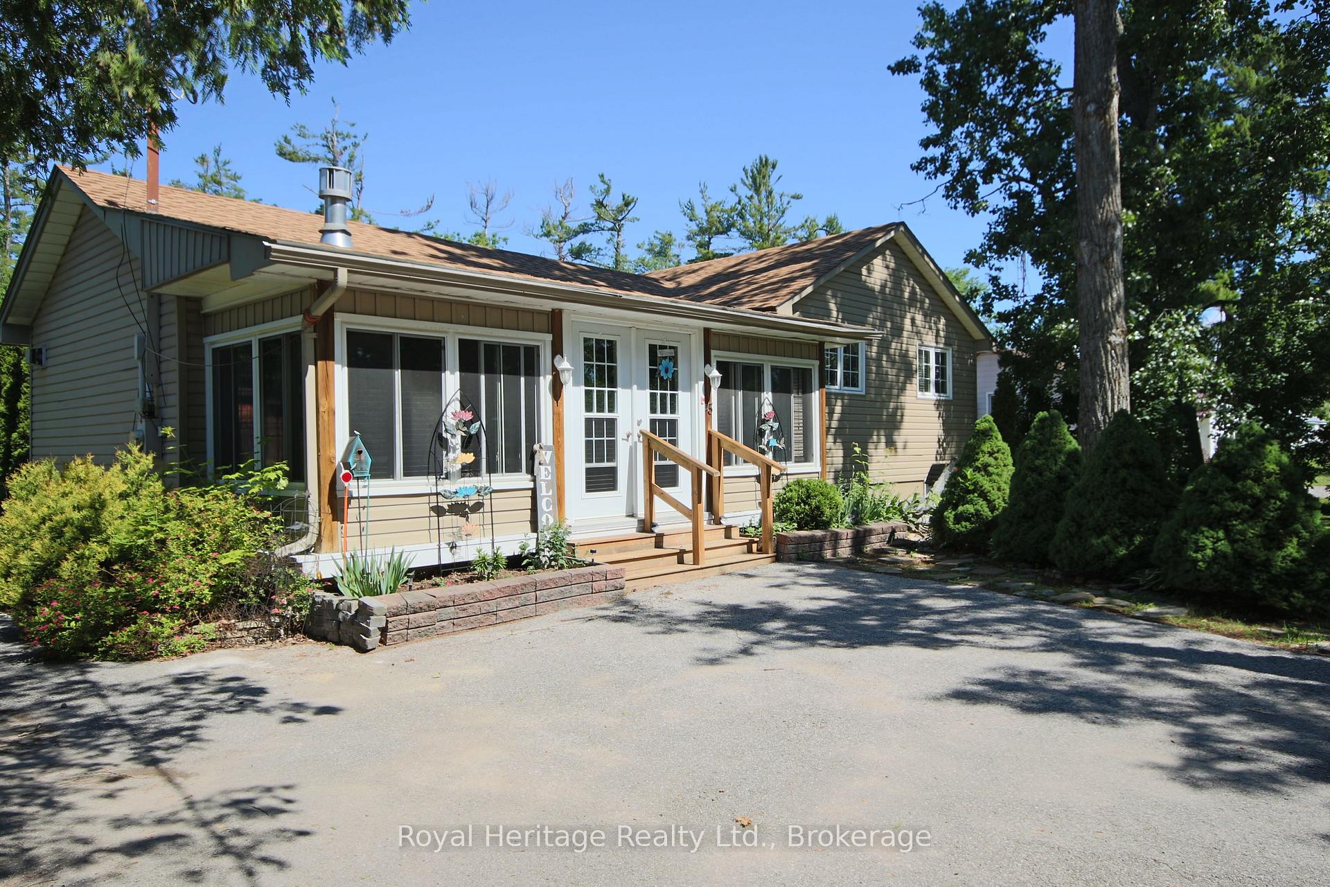 15 Oakwood Drive, Kawartha Lakes, ON K0M 1N0