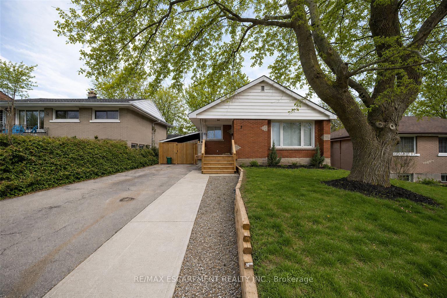 76 Glenview Avenue Lower, Cambridge, ON N1R 2W2