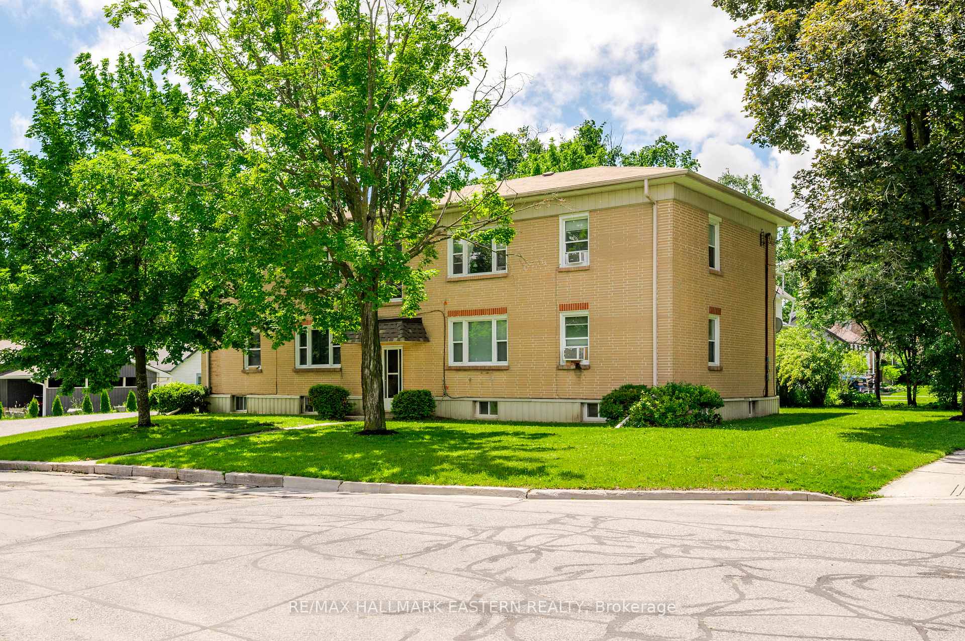 809 Nicholls Street, Peterborough, ON K9H 5T7