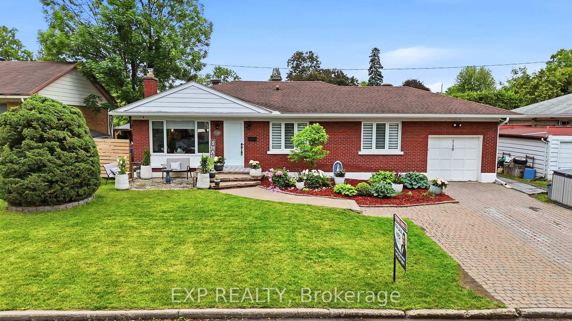 748 WESTON Drive, Elmvale Acres and Area, ON K1G 1W2