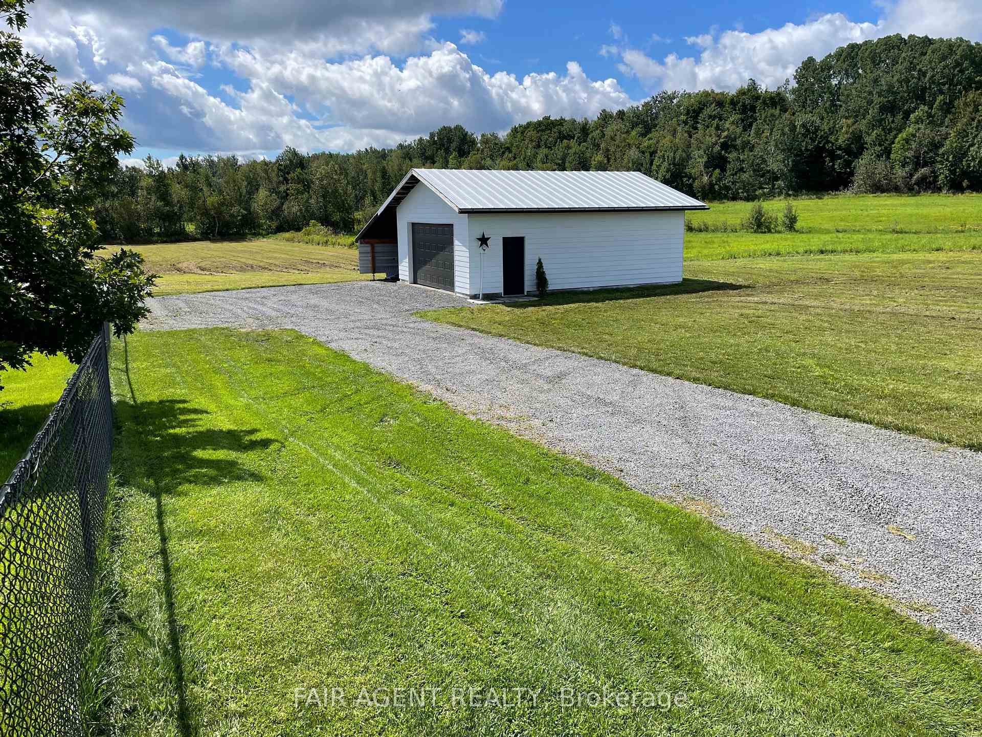 2130 Du Golf Road, Clarence-Rockland, ON K0A 1N0