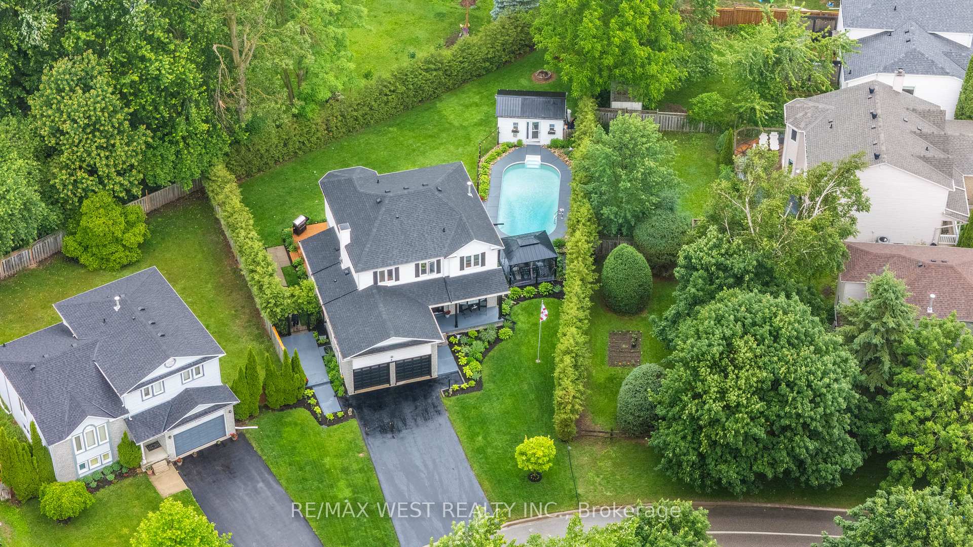 203 Elizabeth Crescent, Centre Wellington, ON N1M 3N2