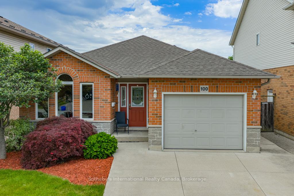 100 Chesley Street, Hamilton, ON L9C 3W1