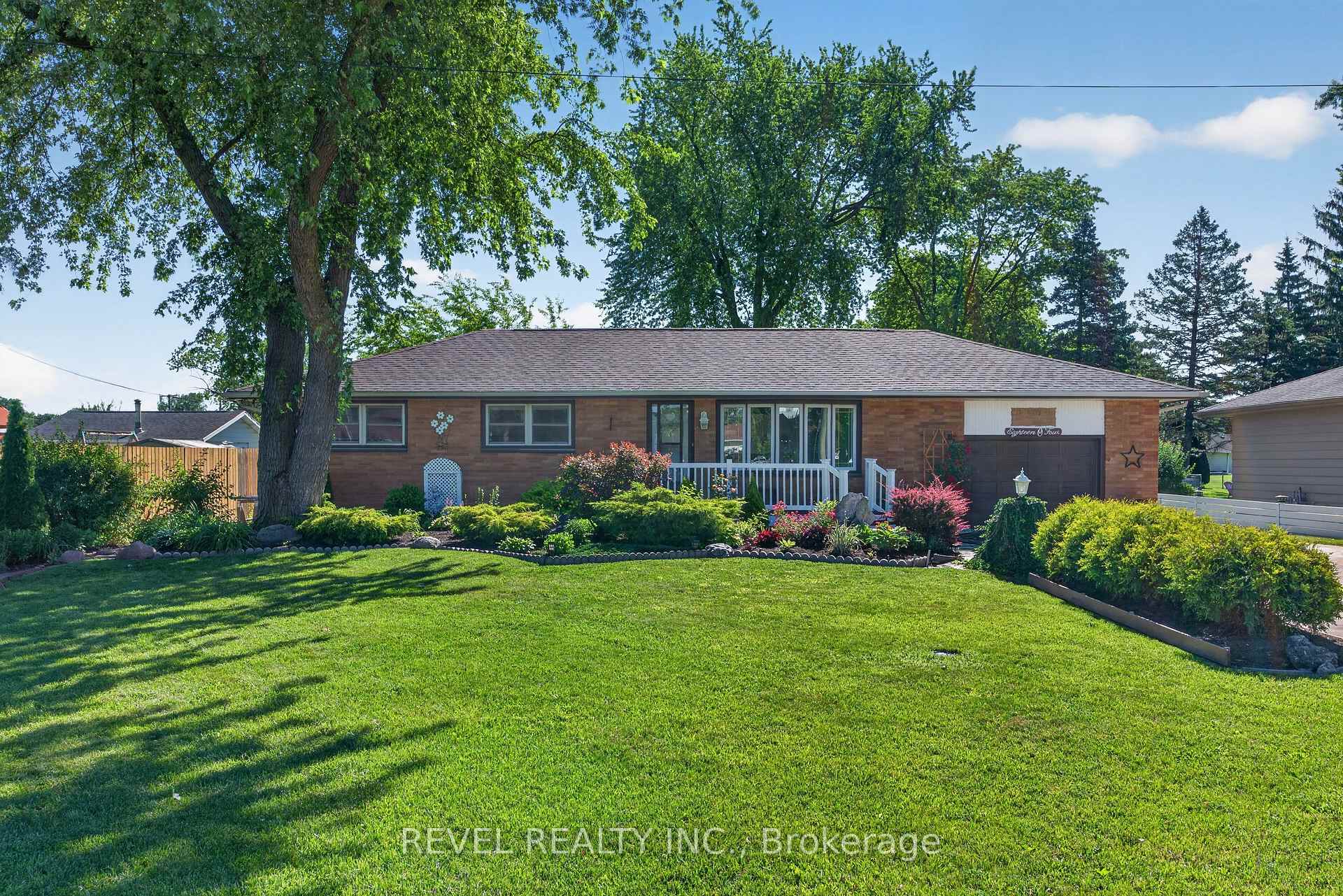 1804 St. Anne Street, Tecumseh, ON N8N 1V4