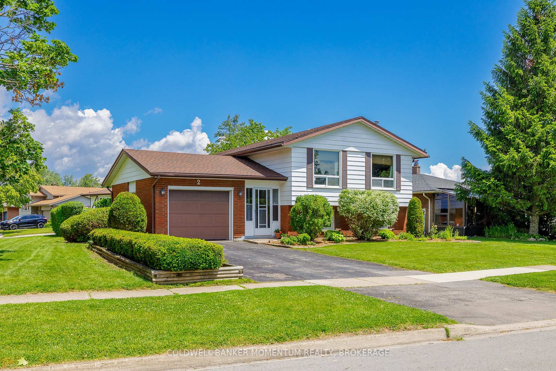 2 Wychwood Road, Welland, ON L3C 5V3