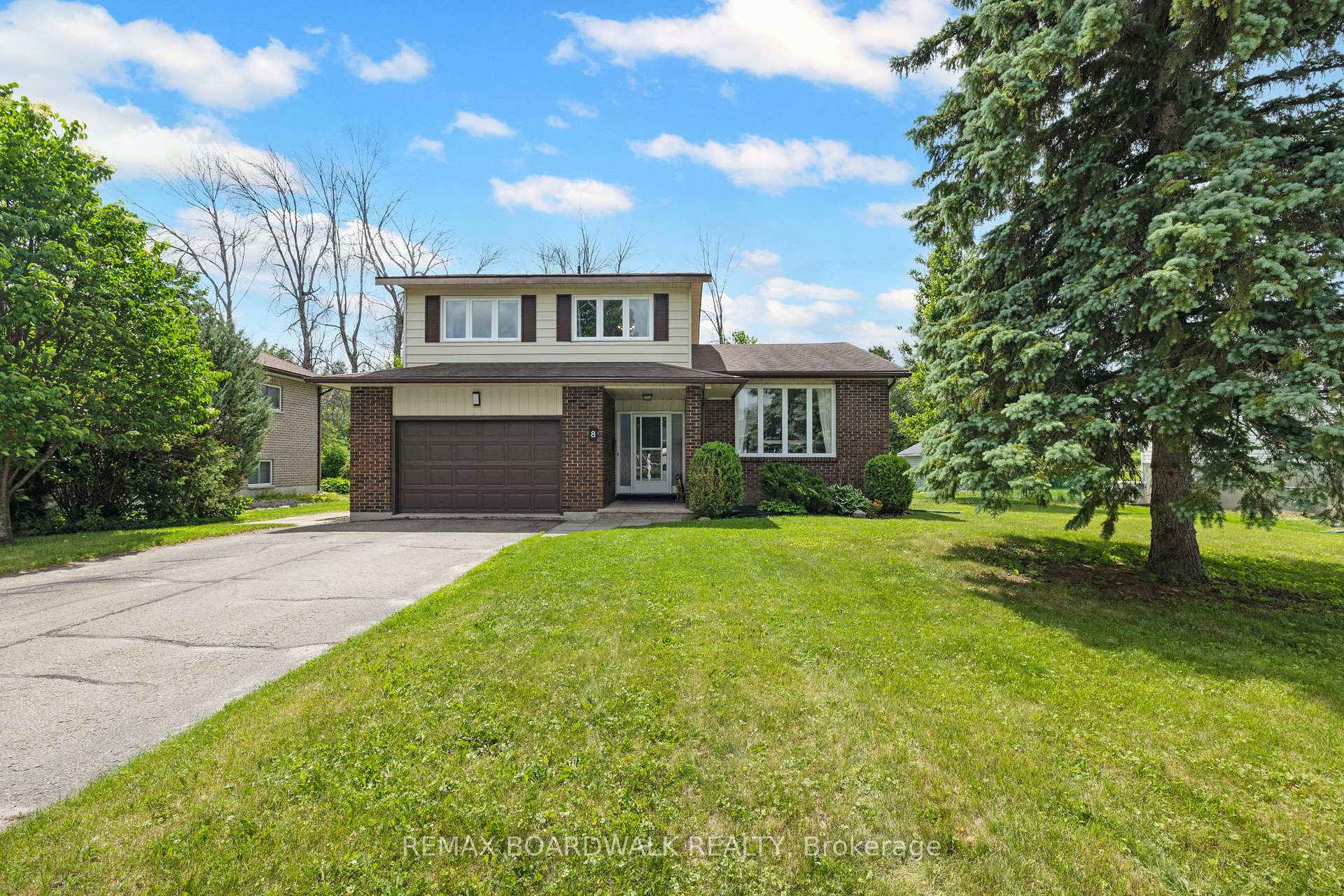 8 Jessie Drive, Perth, ON K7H 3J1