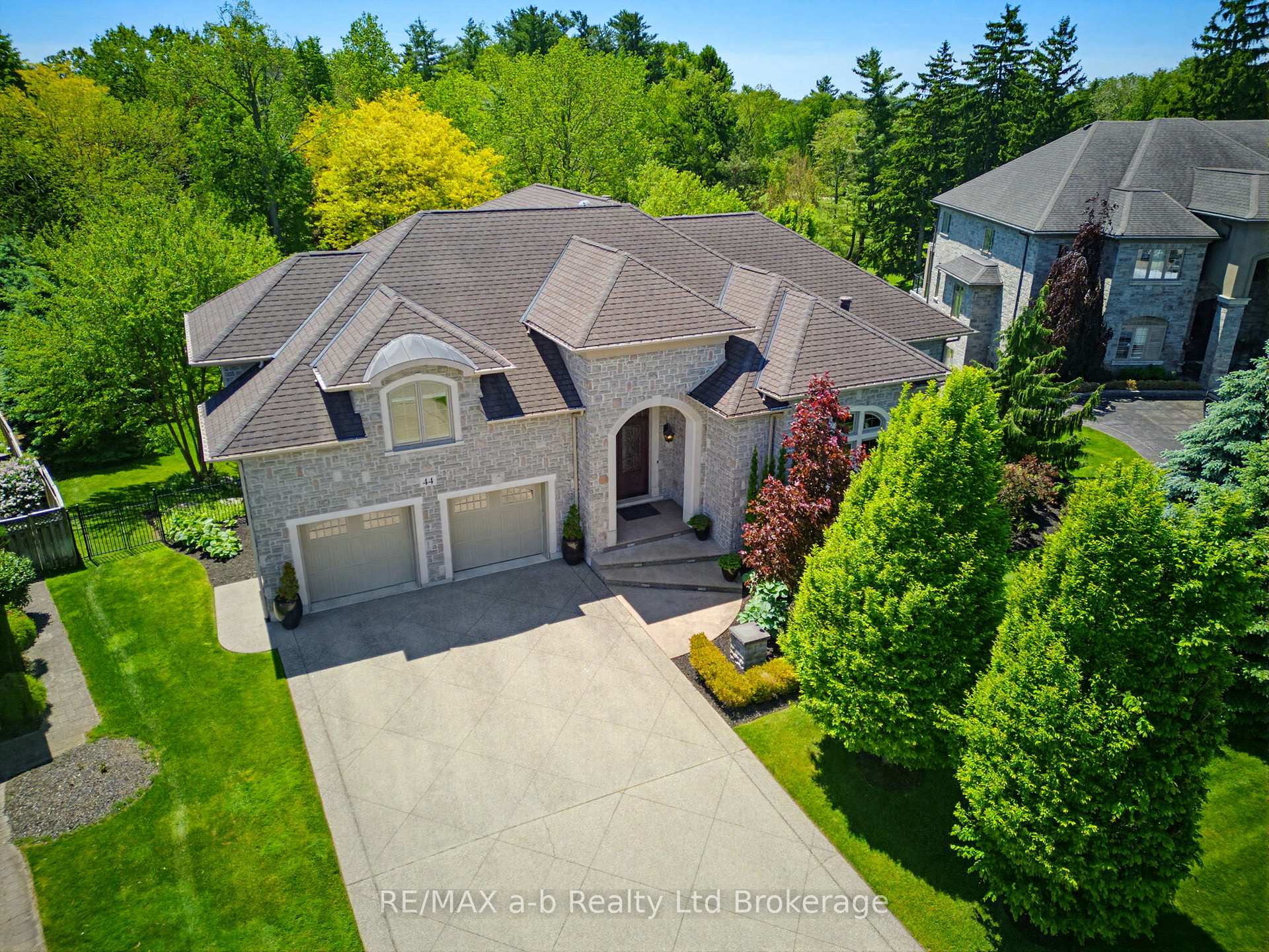 44 Yeager Avenue, Norfolk, ON N3Y 5N3