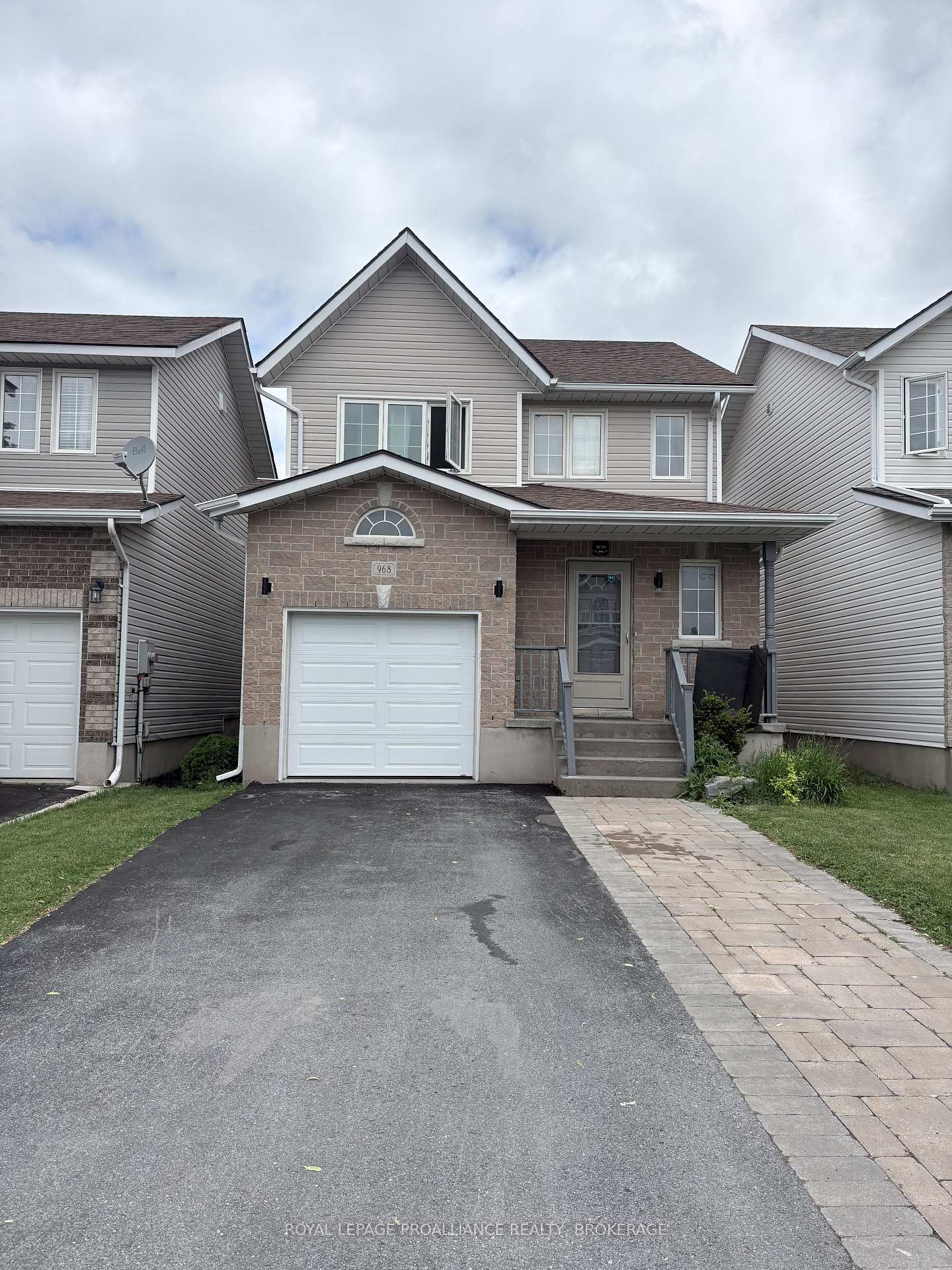 968 Bluffwood Avenue, Kingston, ON K7K 7K5