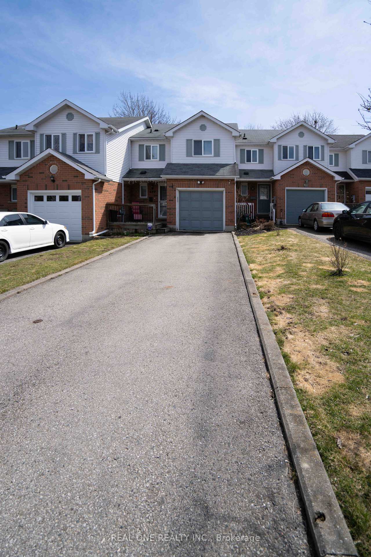 407 Downsview Place, Waterloo, ON N2K 3W6