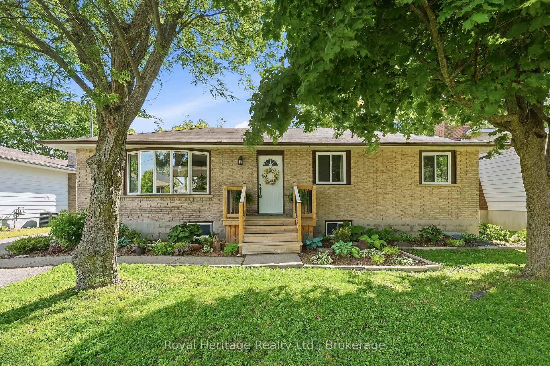 93 Division Street S, Brighton, ON K0K 1H0