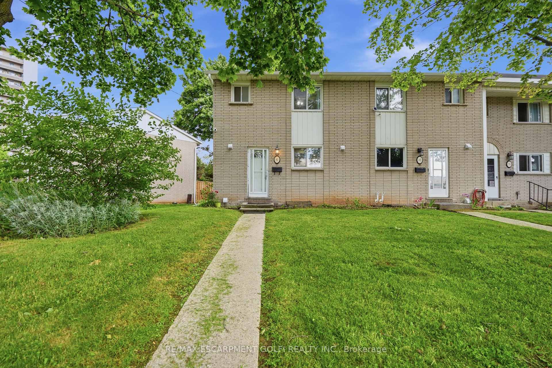 82 Riverdale Drive 14, Hamilton, ON L8E 1K3