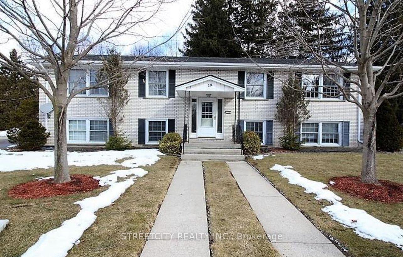 19 Johnson Place 1, St. Thomas, ON N5P 2E9