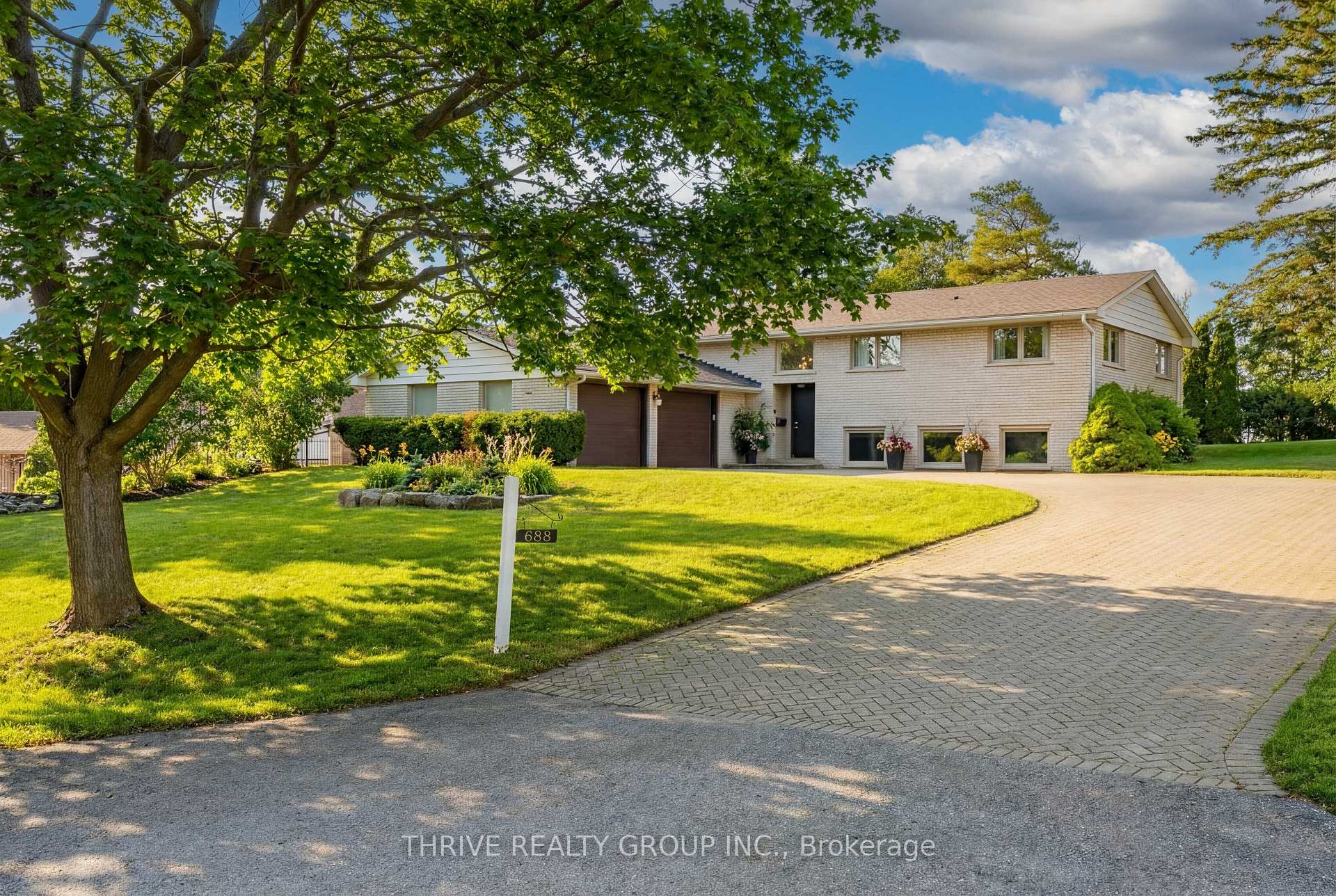 688 Westmount Hill Drive, London South, ON N6K 1B2