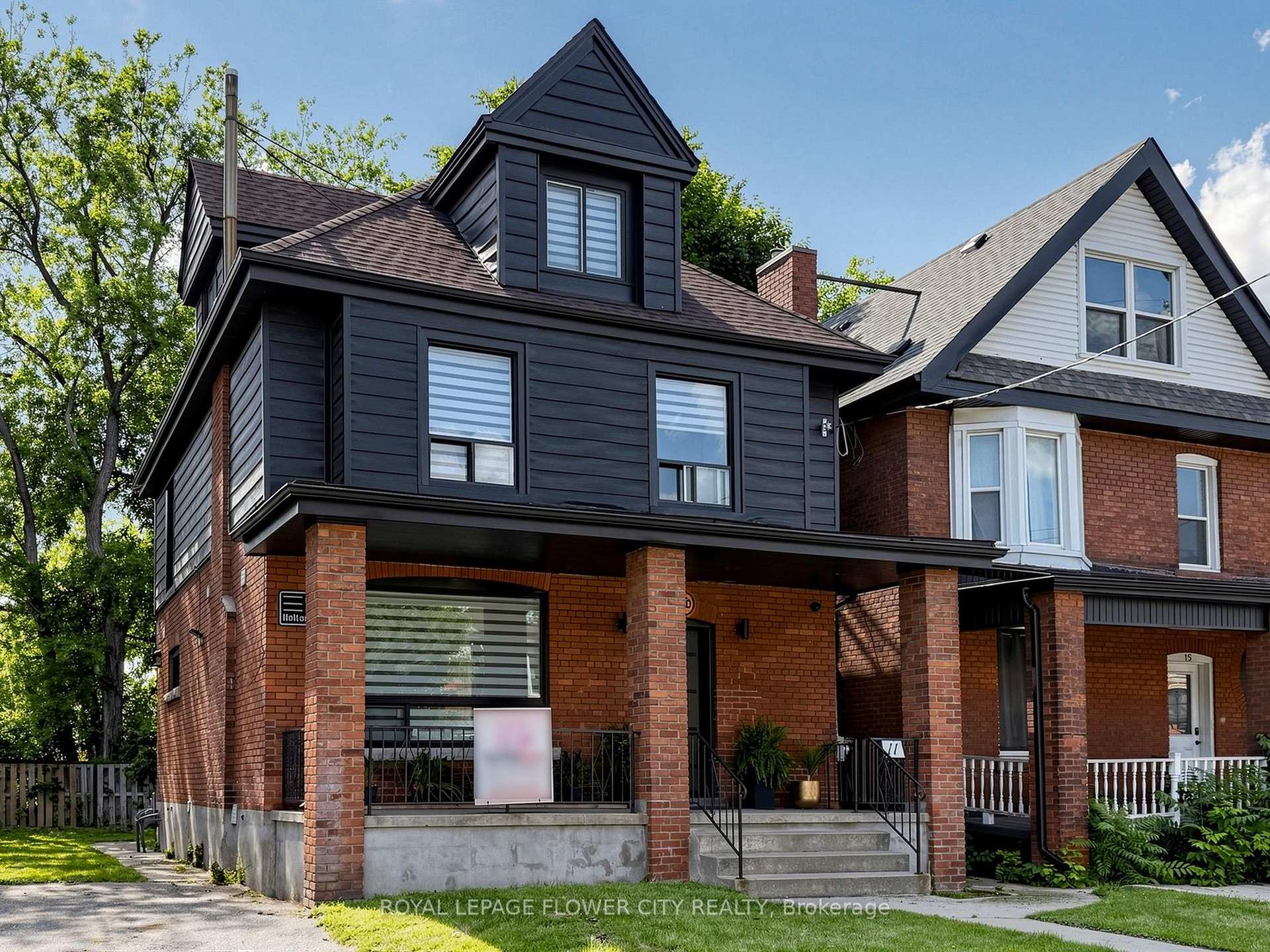 11 Holton Avenue N, Hamilton, ON L8L 6H3