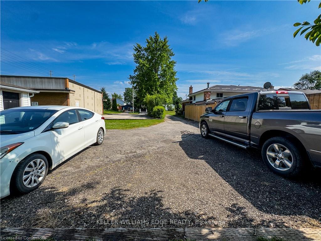 598 Mapledale Avenue Upper, London North, ON N5X 2B8