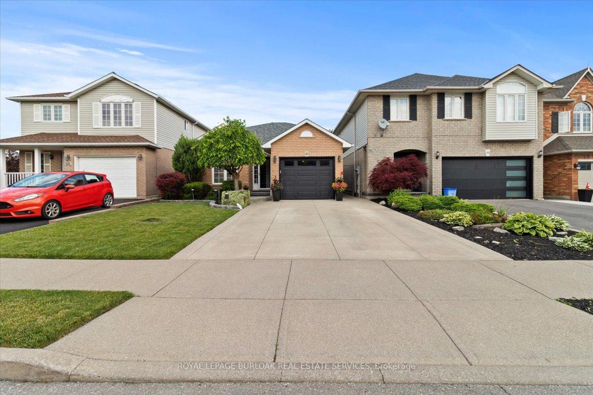 40 Bridgette Drive, Hamilton, ON L9A 5J8