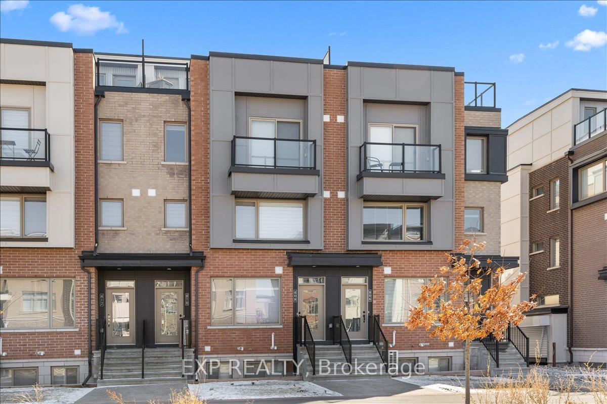 808 Mikinak Road, Manor Park - Cardinal Glen and Area, ON K1K 5A5
