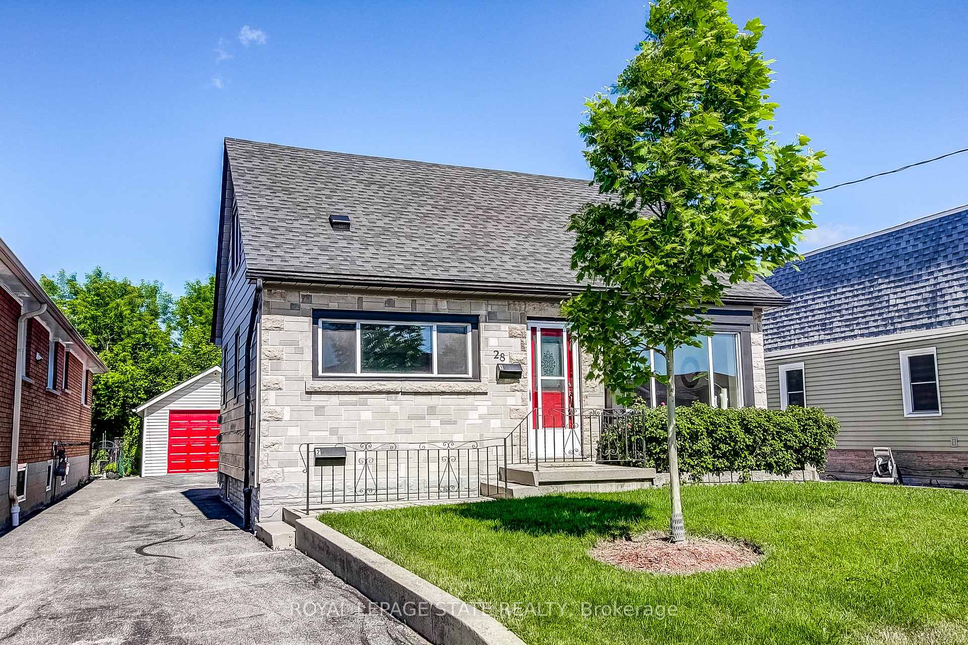 28 Delena Avenue S, Hamilton, ON L8H 1B6