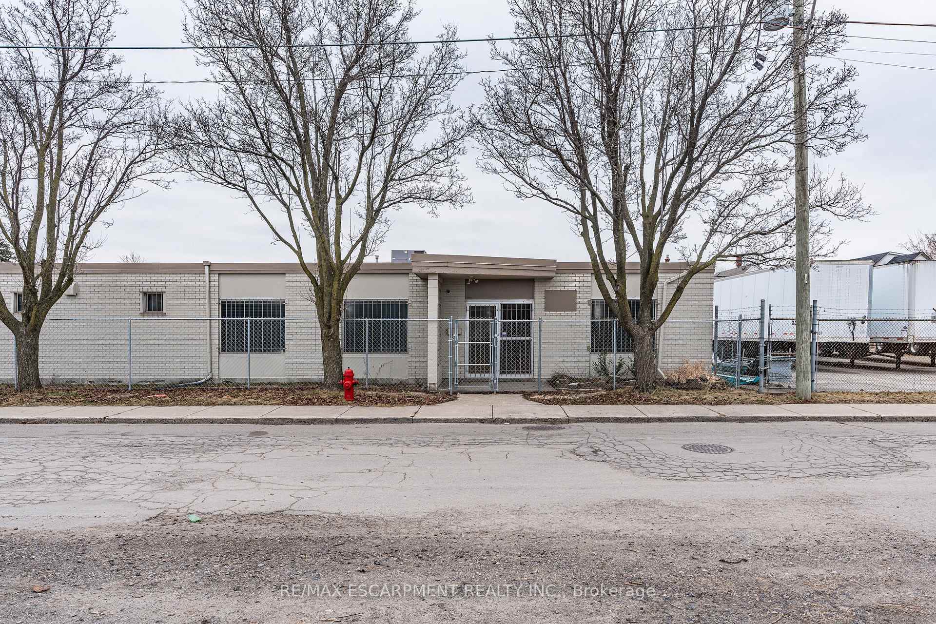 18 Linden Street, Hamilton, ON L8L 3H6