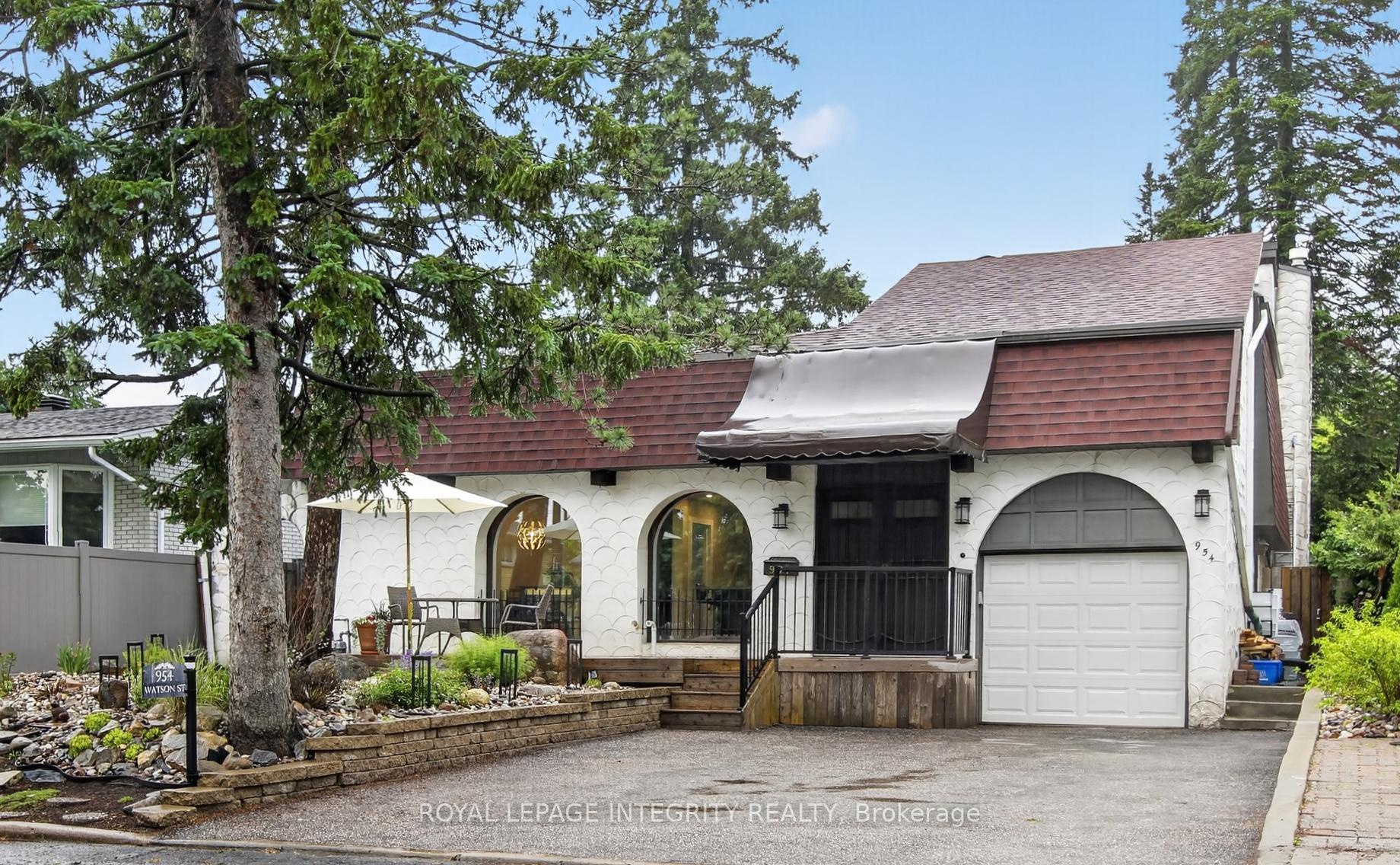 954 WATSON Street, Britannia Heights - Queensway Terrace N and Area, ON K2B 6C2