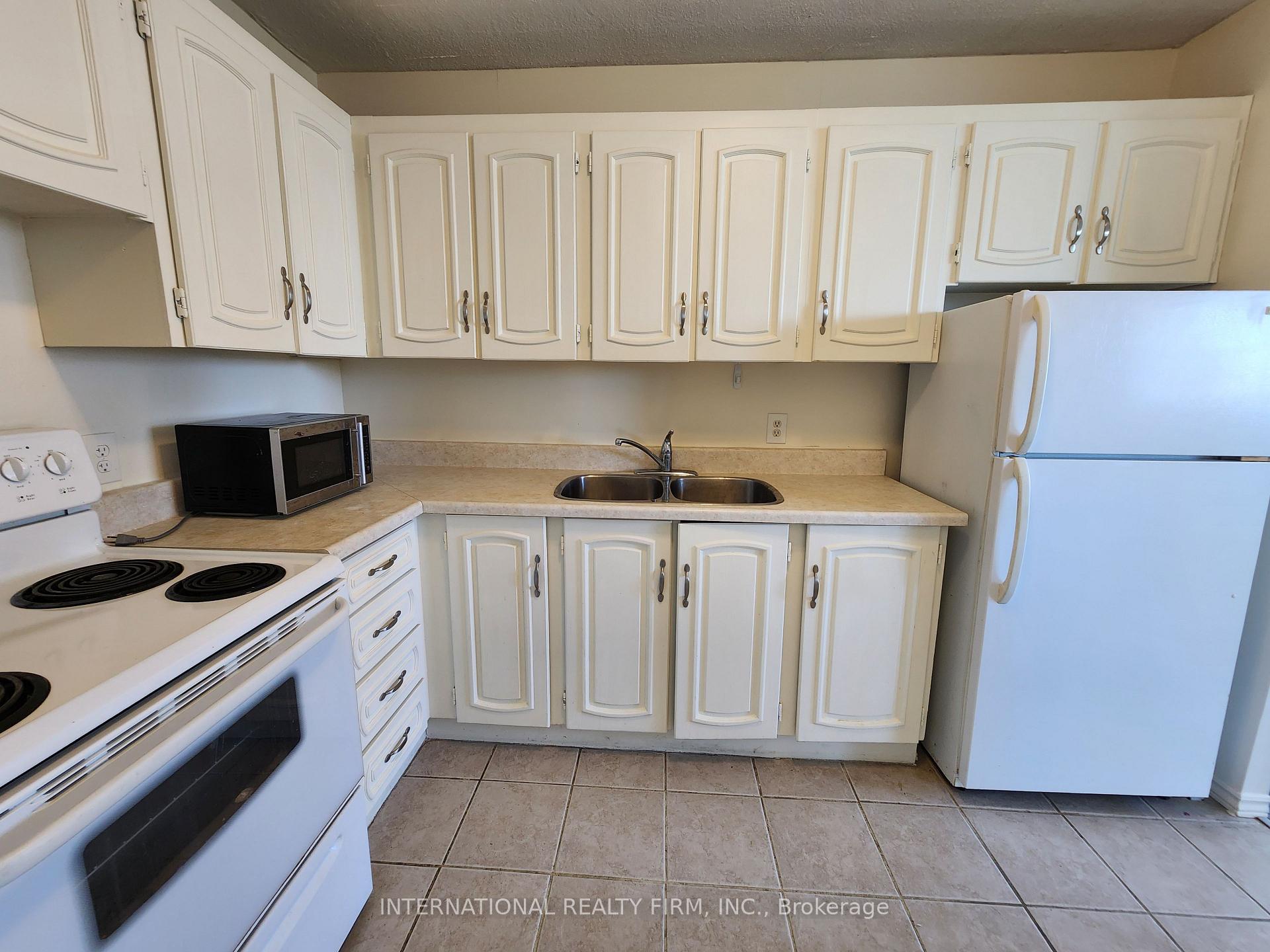 215 Glenridge Avenue 1102, St. Catharines, ON L2T 3J7