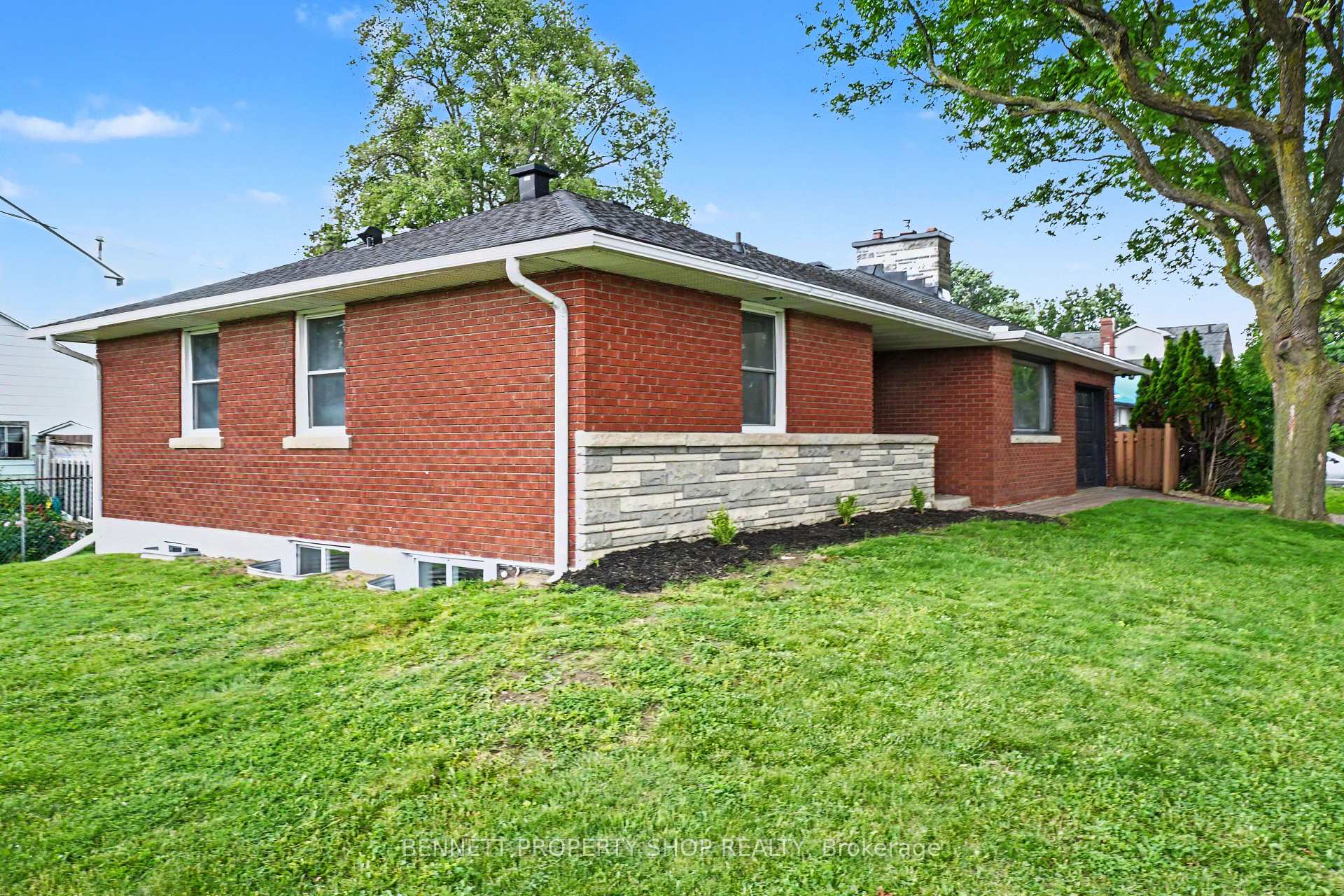 1305 Avenue N Avenue, Alta Vista and Area, ON K1G 0A7