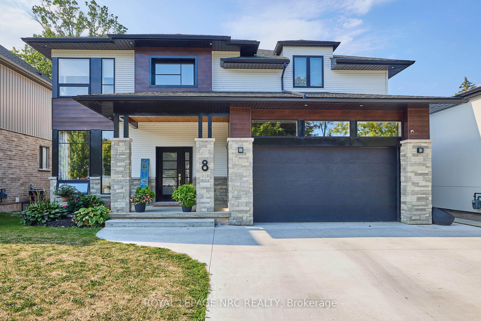 8 Hilda Street, Welland, ON L3C 0H3