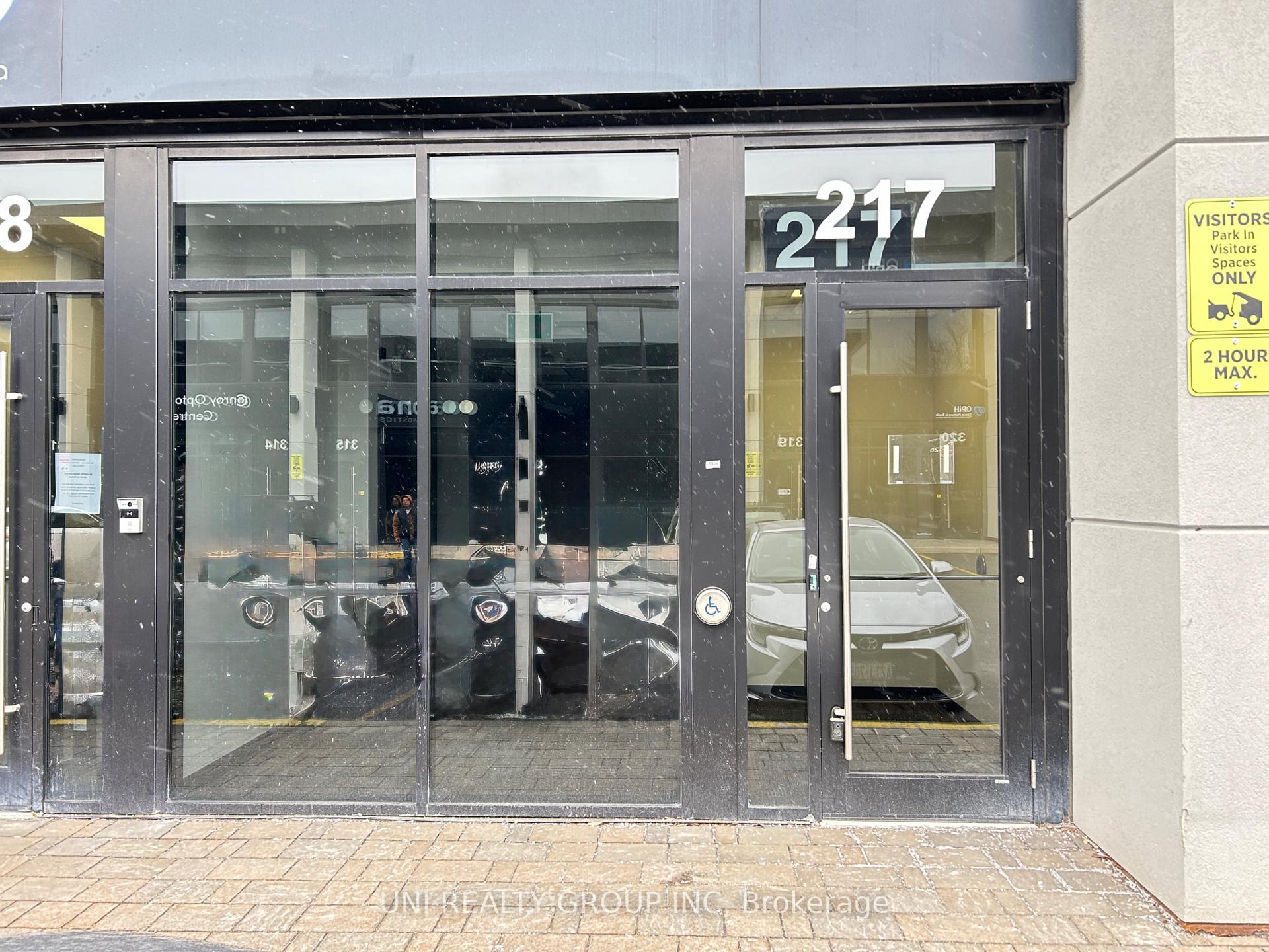 2310 St Laurent Boulevard 217, Hunt Club - South Keys and Area, ON K1G 5H9