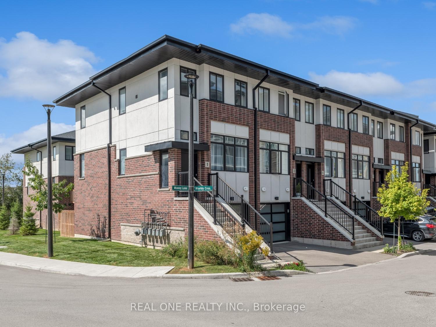 1 markle Crescent, Hamilton, ON L9G 0H3