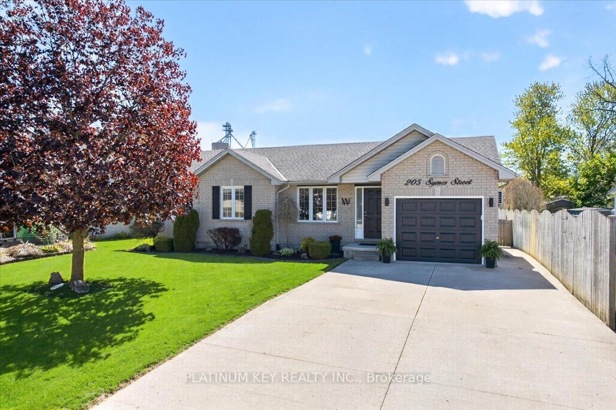 205 Symes Street, Southwest Middlesex, ON N0L 1M0
