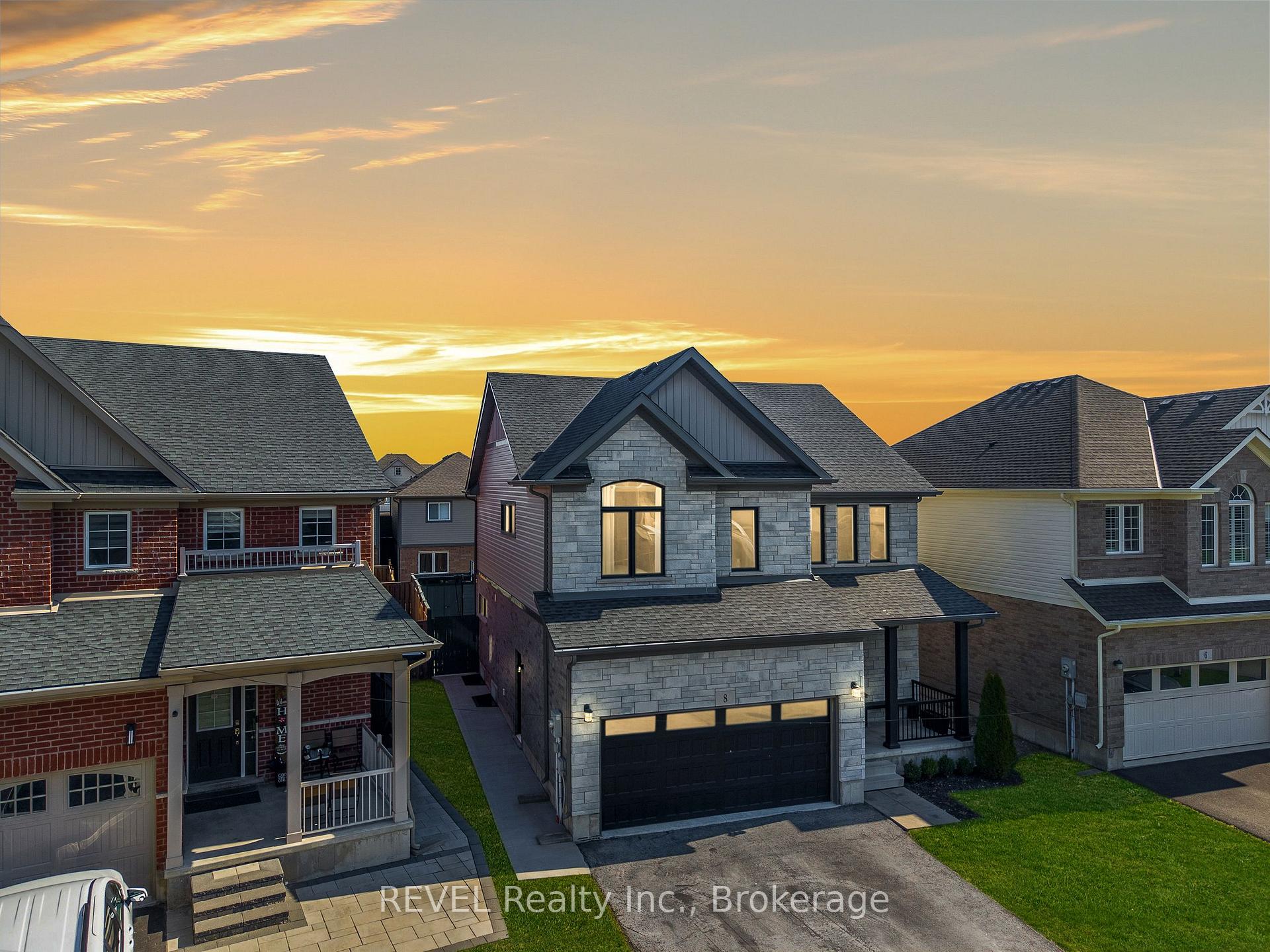 8 Elderberry Road, Thorold, ON L2V 0E7