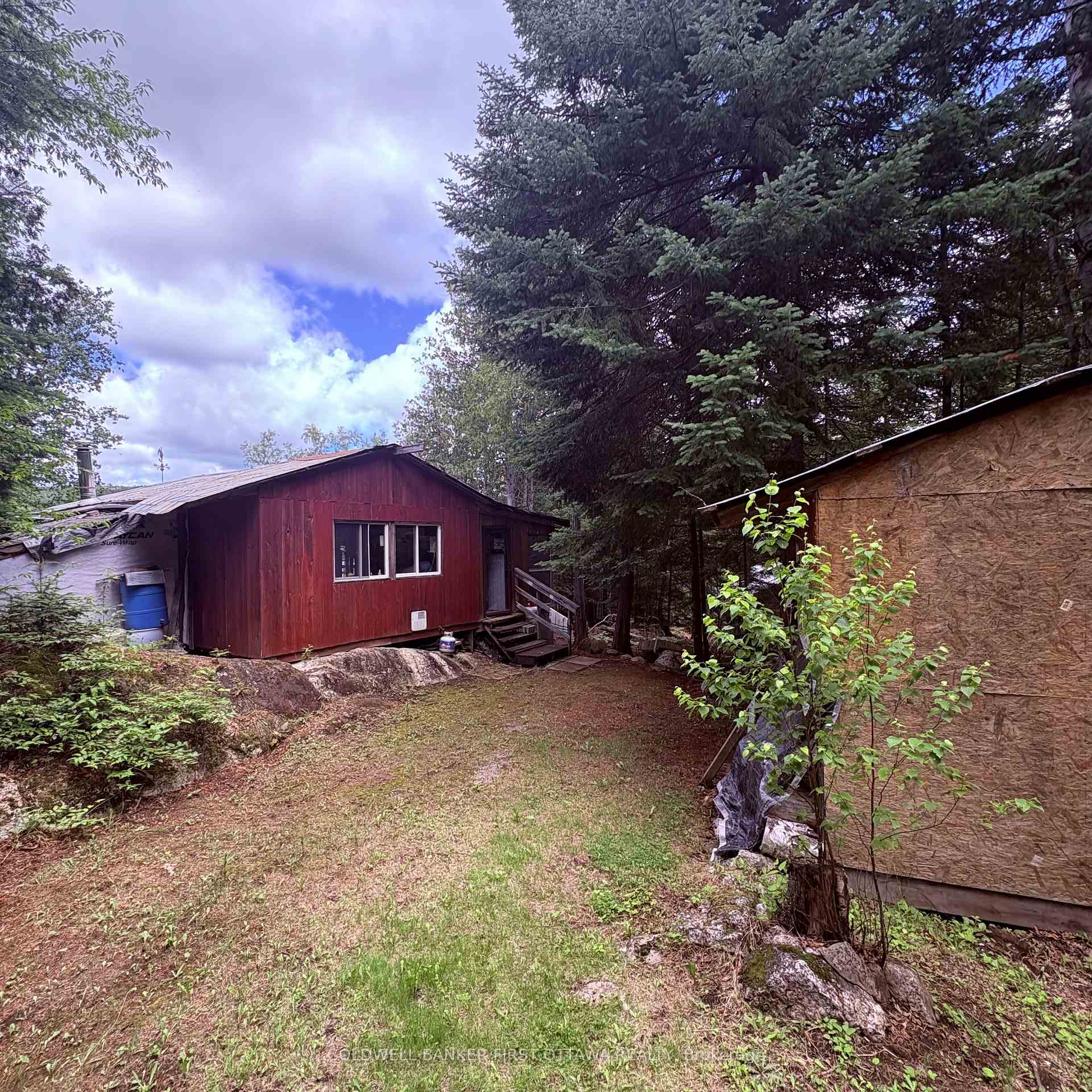 271 E Airds Lake Road E, Greater Madawaska, ON K0J 2R0