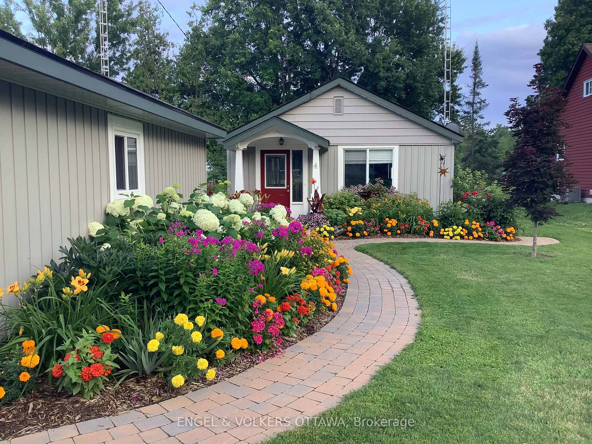 131 Bay Street, Drummond/North Elmsley, ON K7C 4K9