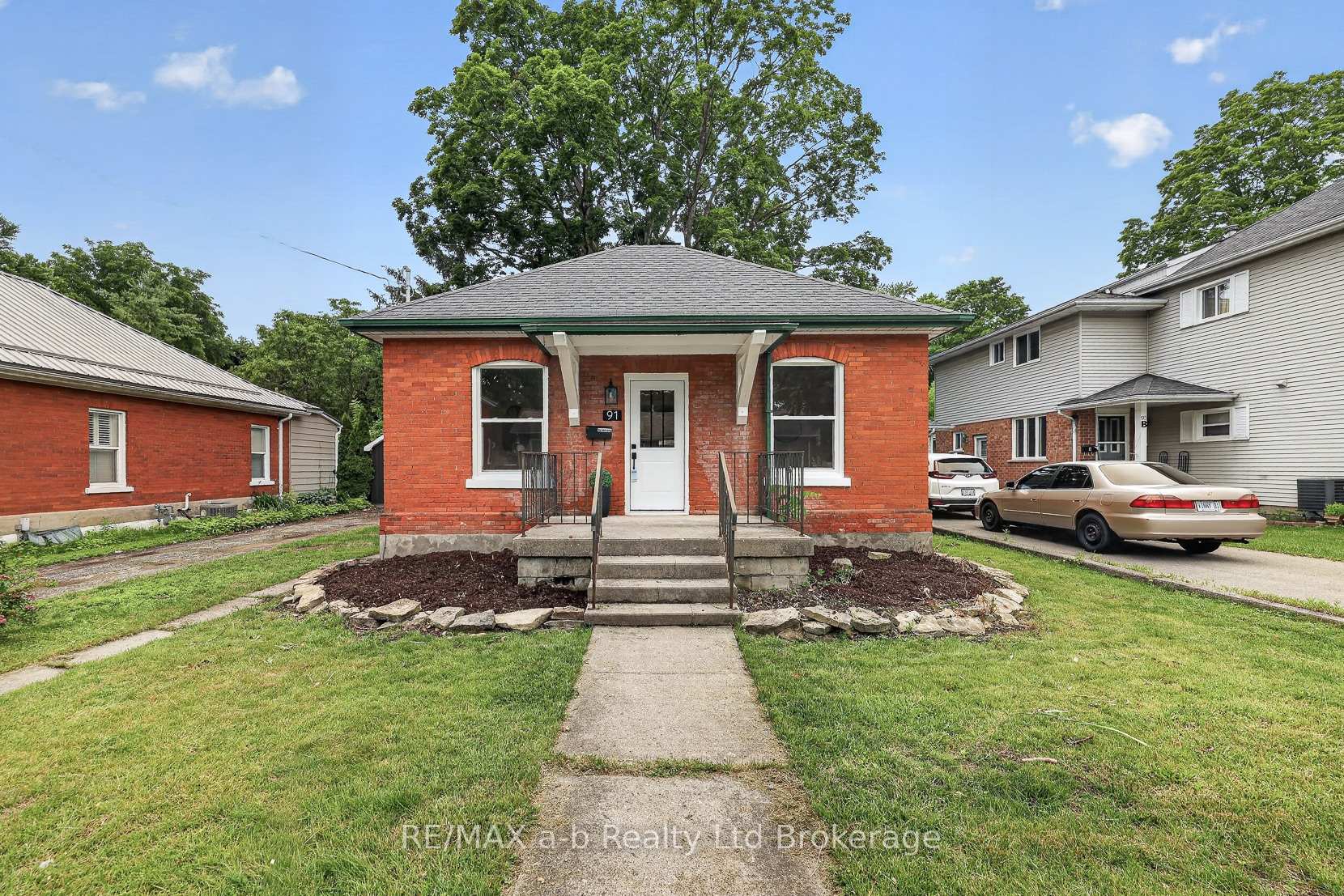 91 Winniett Street, Woodstock, ON N4S 5Z6
