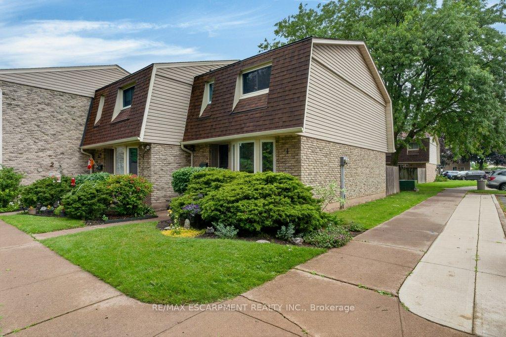 75 Ventura Drive 1, St. Catharines, ON L2R 7J7