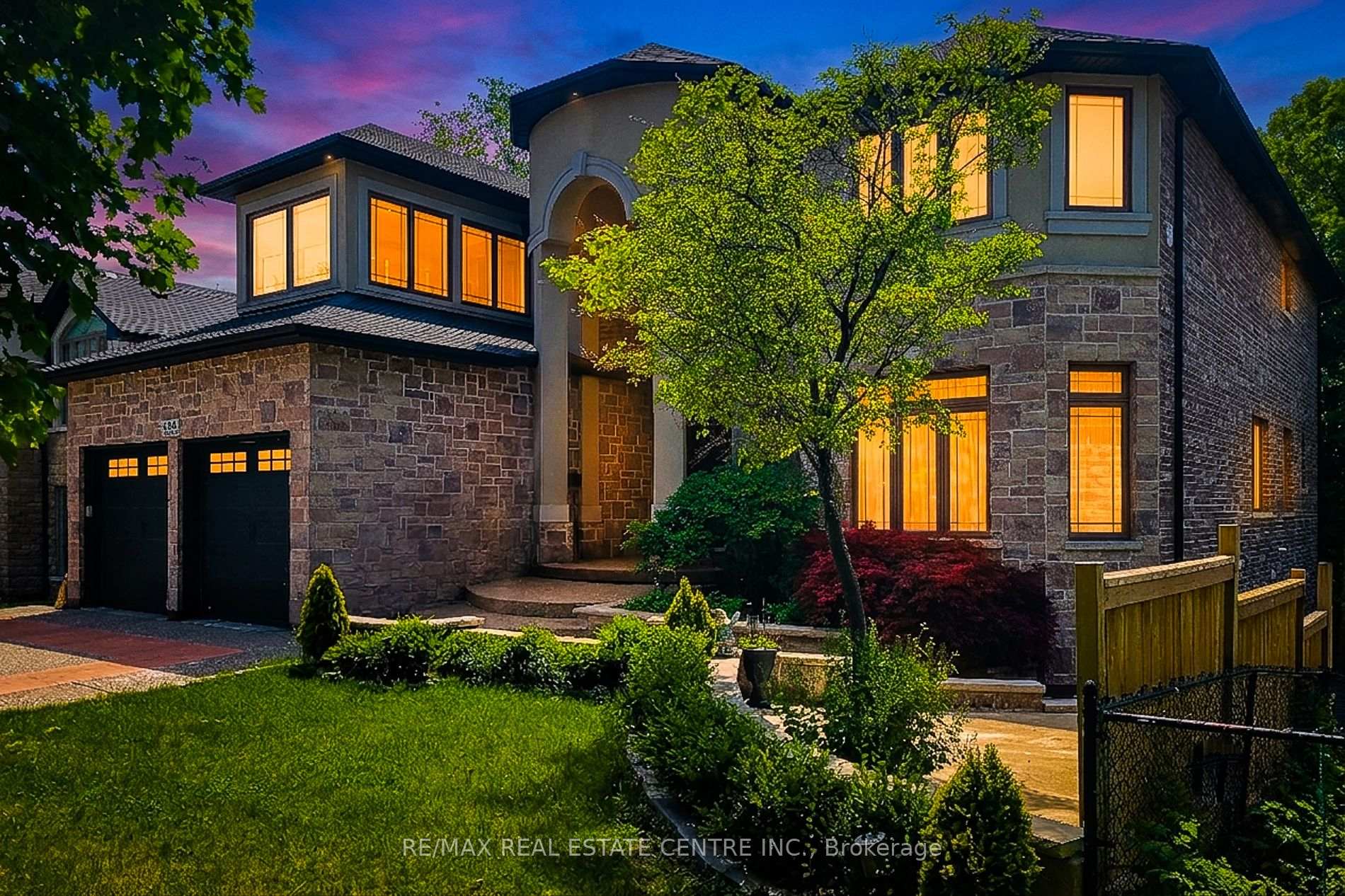 656 HIGHVALLEY Road, Hamilton, ON L9G 4E9