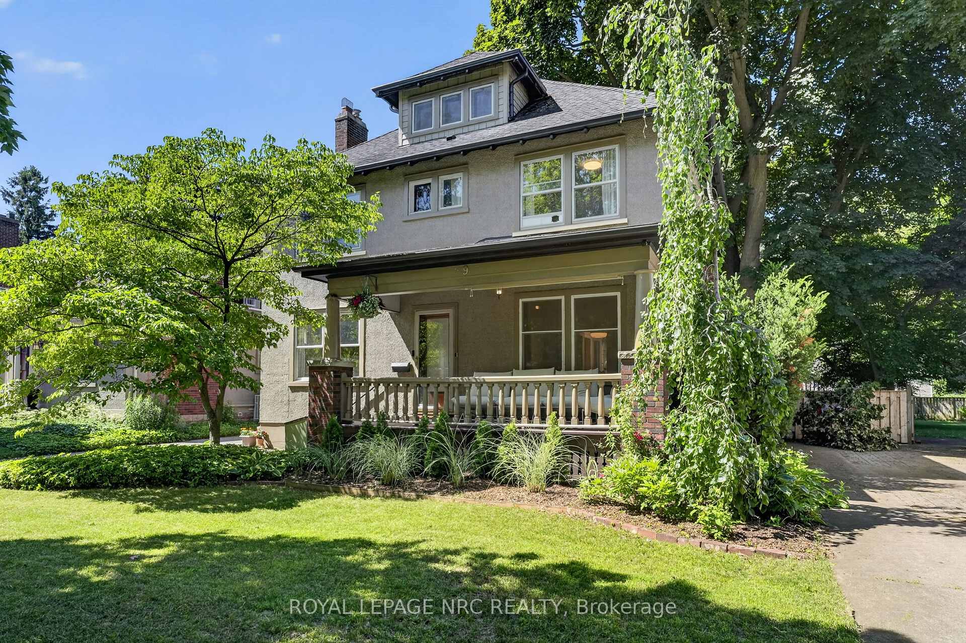 9 Thairs Avenue, St. Catharines, ON L2R 6N9