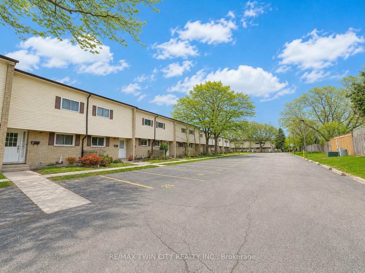 211 Veronica Drive A5, Kitchener, ON N2A 2R8