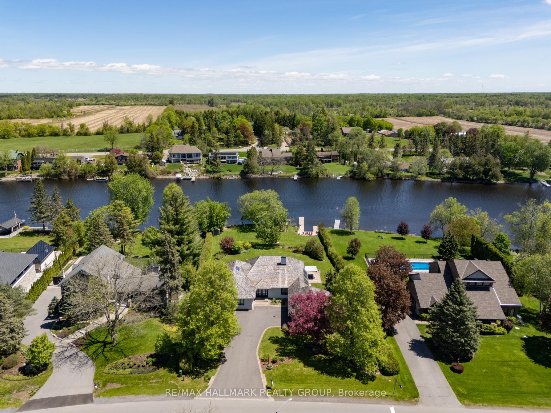 5567 South Island Park Drive, Manotick - Kars - Rideau Twp and Area, ON K4M 1J2