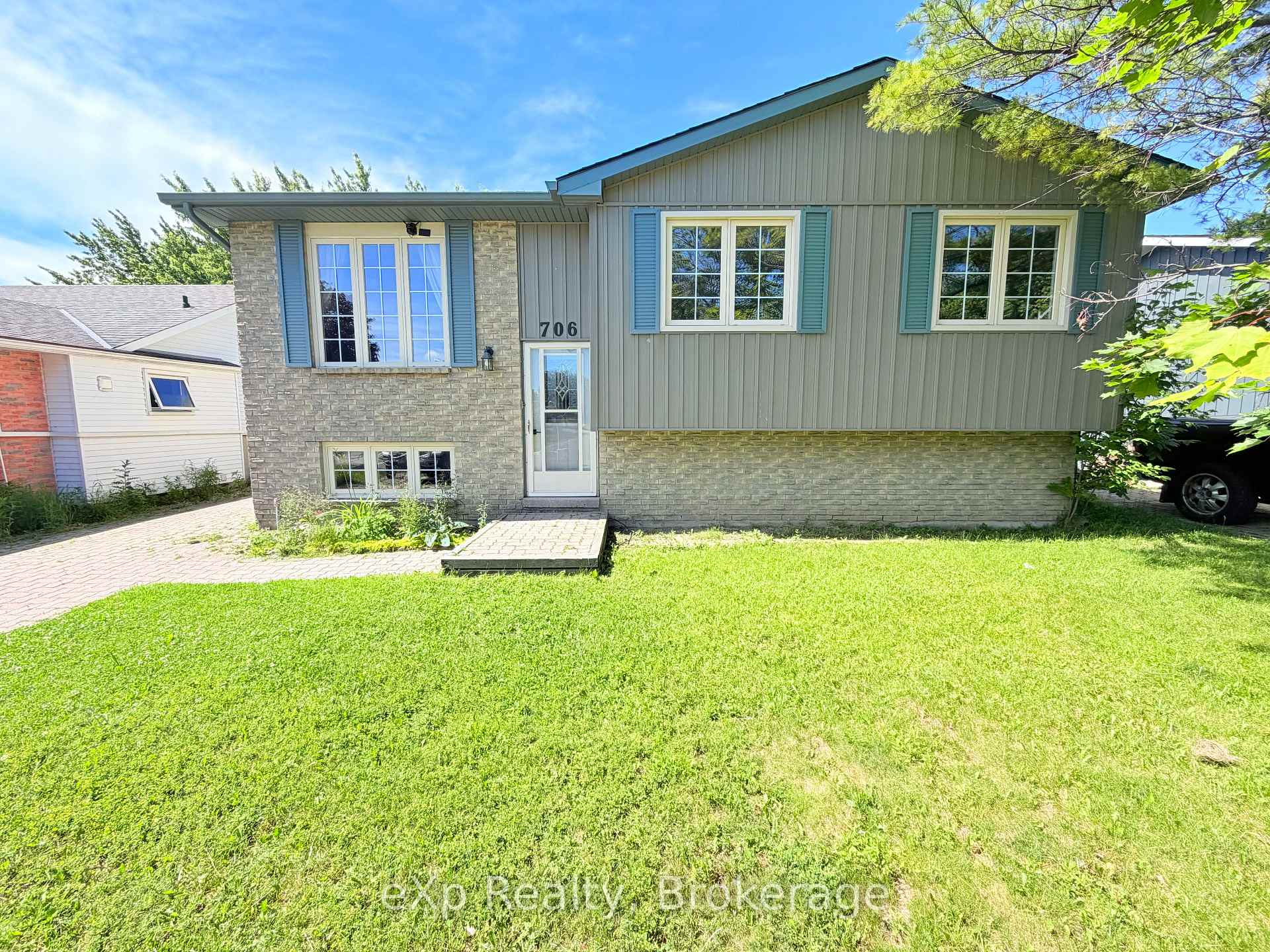706 Brownell Drive, Kincardine, ON N2Z 1N4